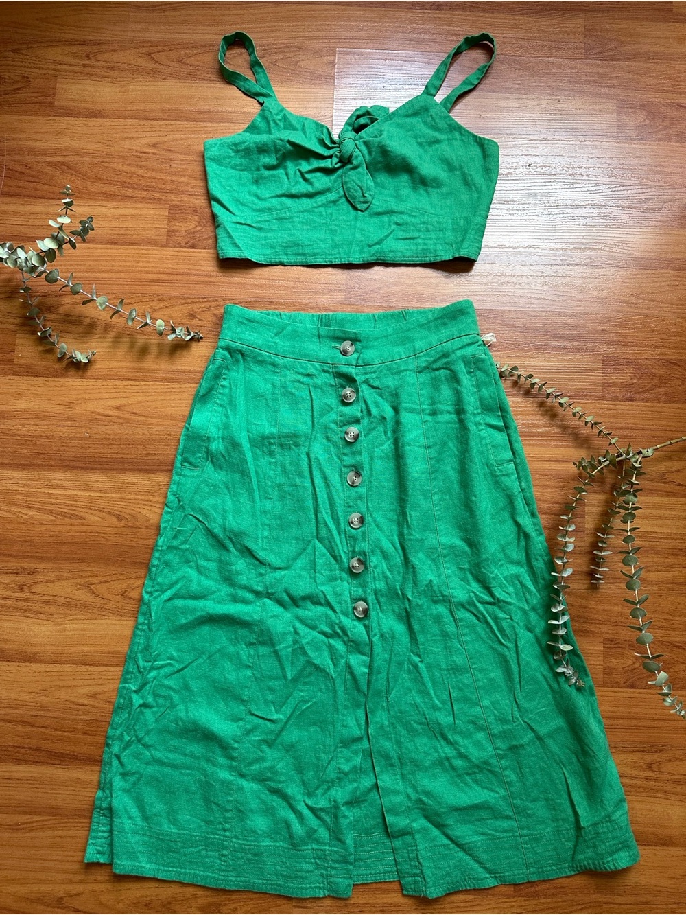 Universal Thread Bright Green Button-Front Midi Skirt